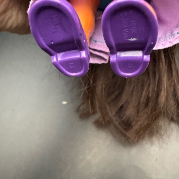 2005 Dora the Explorer as Rapunzel 6.25" Mattel PVC Plastic Action Figure Doll - Picture 6 of 7